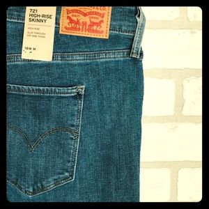 NWT Levi's 721 High Rise Skinny Jeans